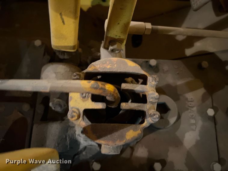 image for item EJ2969 Caterpillar D2 crawler tractor