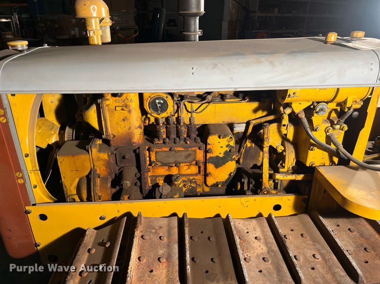 image for item EJ2969 Caterpillar D2 crawler tractor
