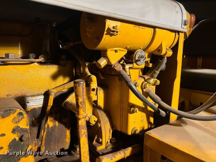 image for item EJ2969 Caterpillar D2 crawler tractor