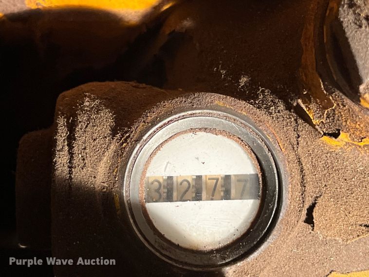 image for item EJ2969 Caterpillar D2 crawler tractor