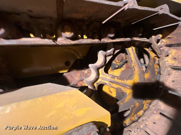 image for item EJ2969 Caterpillar D2 crawler tractor