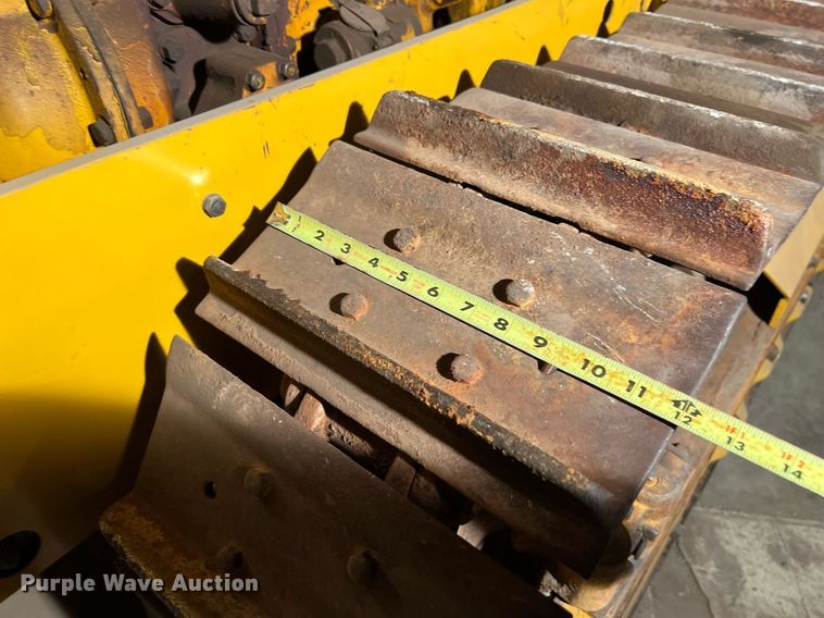 image for item EJ2969 Caterpillar D2 crawler tractor