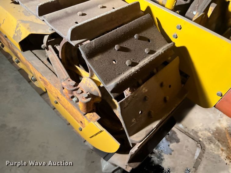 image for item EJ2969 Caterpillar D2 crawler tractor