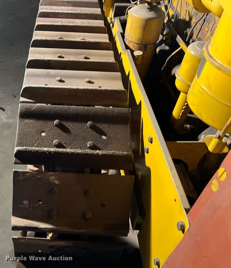 image for item EJ2969 Caterpillar D2 crawler tractor