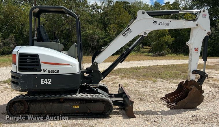 image for item EJ2974 2016 Bobcat E42 mini excavator