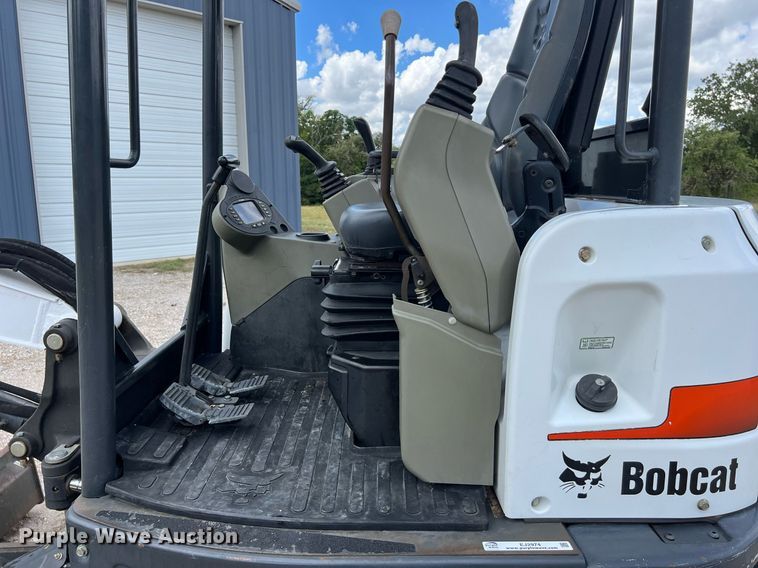 image for item EJ2974 2016 Bobcat E42 mini excavator