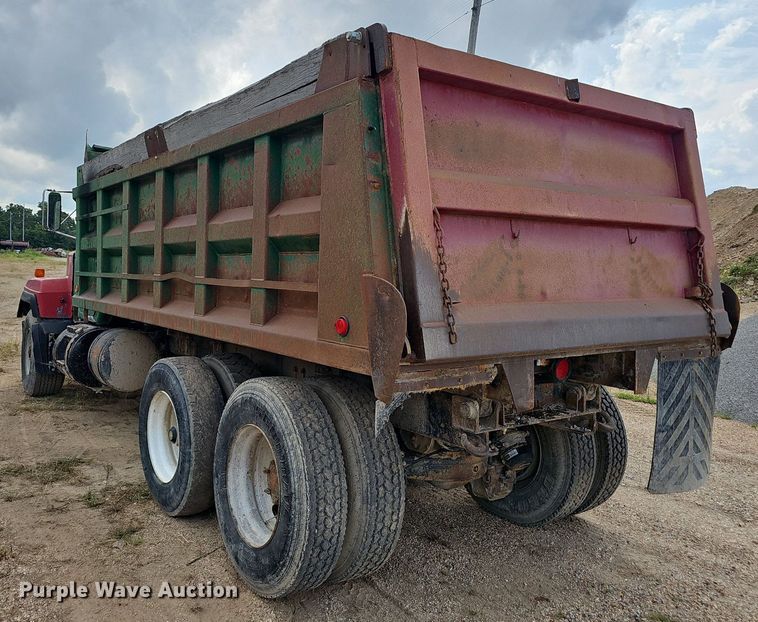 image for item EJ5795 1998 Mack RD690S dump truck