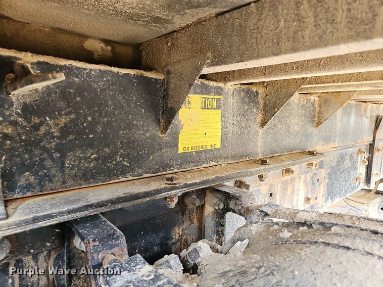 image for item EJ5795 1998 Mack RD690S dump truck