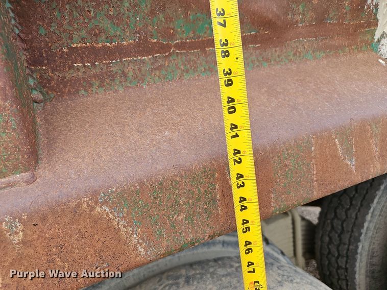 image for item EJ5795 1998 Mack RD690S dump truck