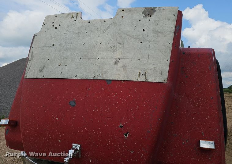 image for item EJ5795 1998 Mack RD690S dump truck