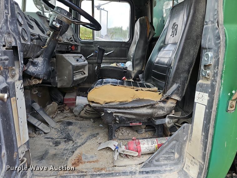 image for item EJ5795 1998 Mack RD690S dump truck