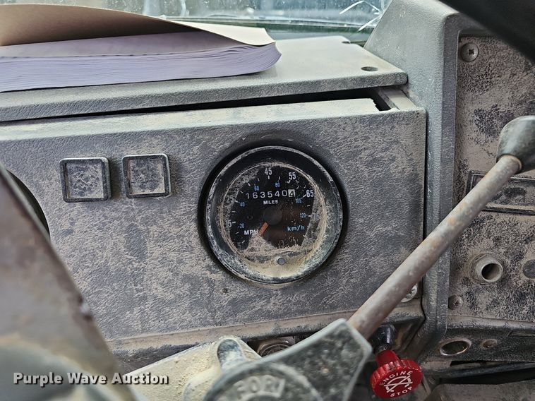 image for item EJ5795 1998 Mack RD690S dump truck