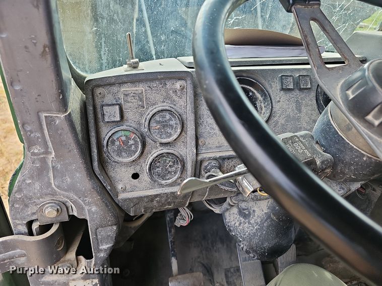 image for item EJ5795 1998 Mack RD690S dump truck