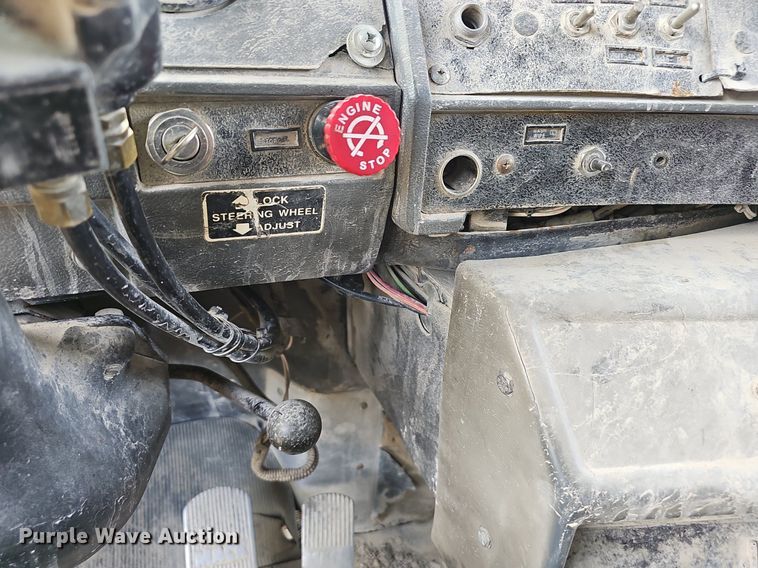 image for item EJ5795 1998 Mack RD690S dump truck