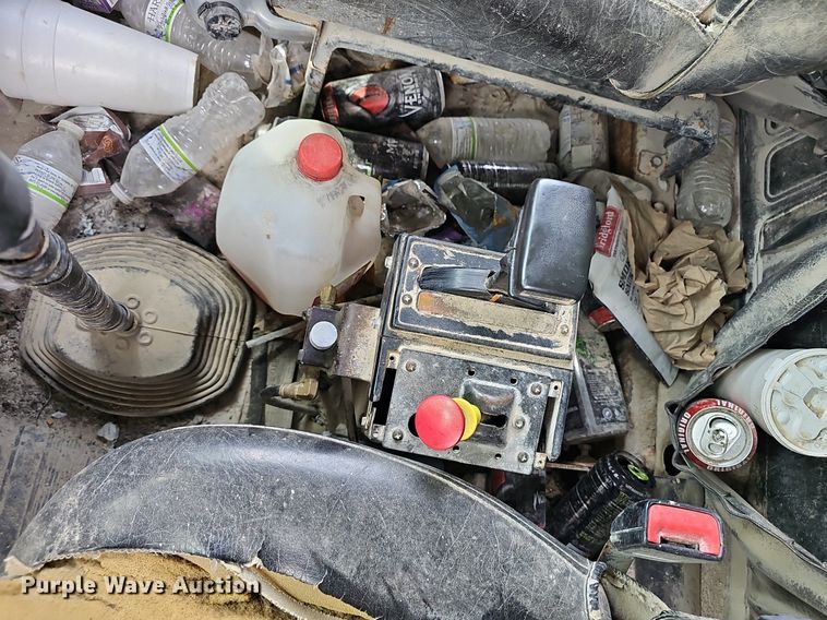 image for item EJ5795 1998 Mack RD690S dump truck