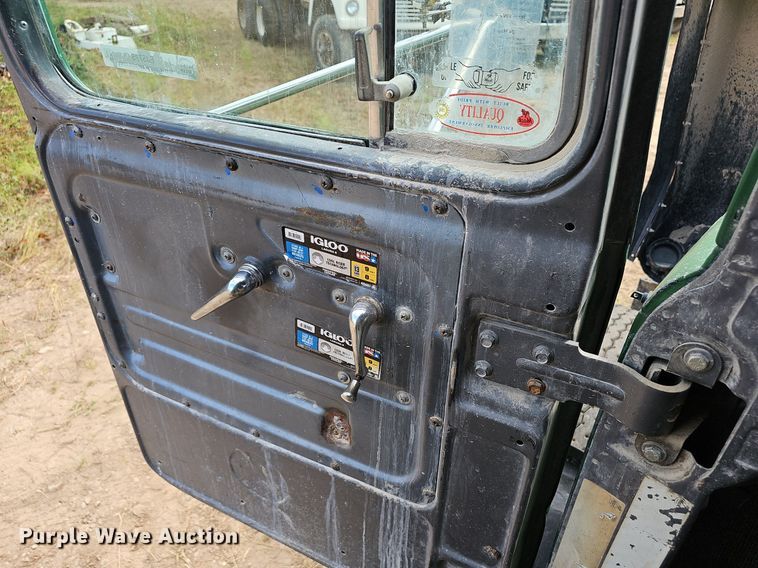 image for item EJ5795 1998 Mack RD690S dump truck