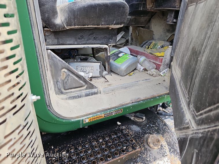 image for item EJ5795 1998 Mack RD690S dump truck