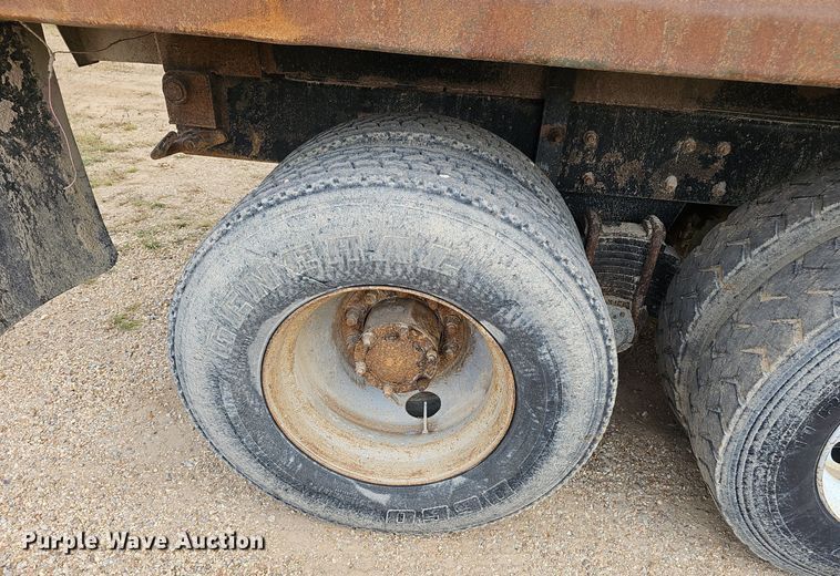 image for item EJ5795 1998 Mack RD690S dump truck