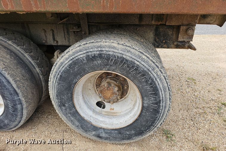 image for item EJ5795 1998 Mack RD690S dump truck