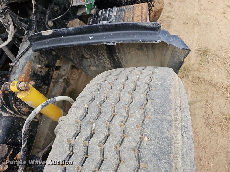 image for item EJ5795 1998 Mack RD690S dump truck