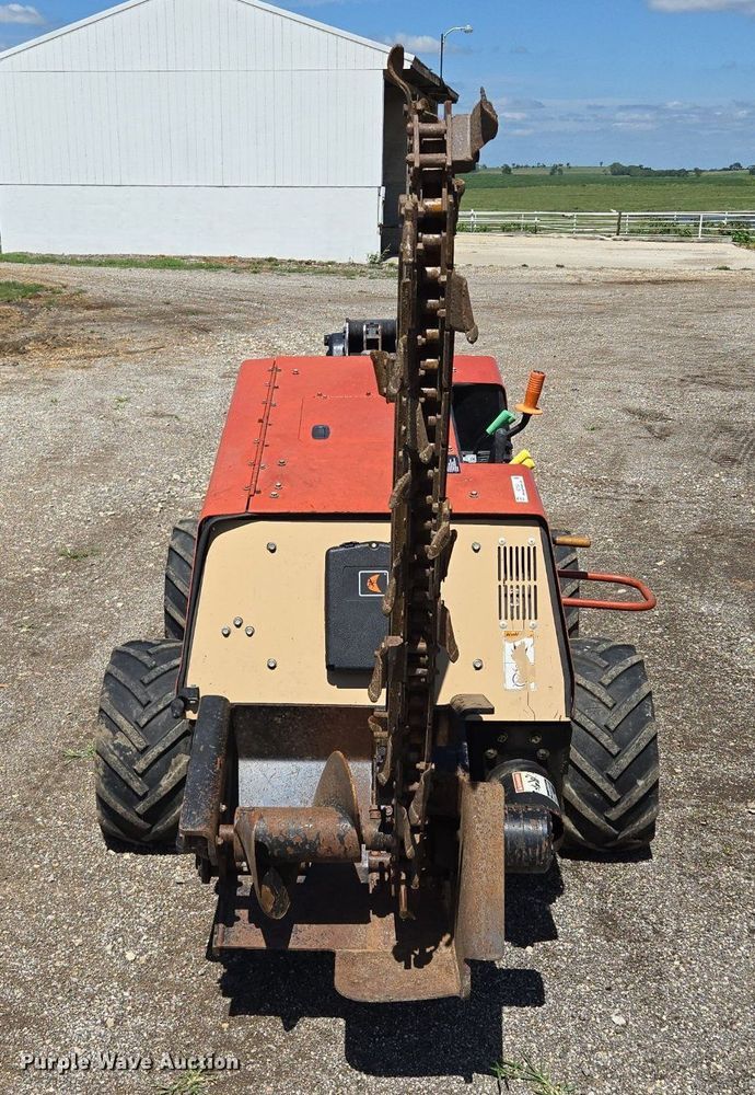 image for item EJ7152 2007 Ditch Witch 410SX trencher