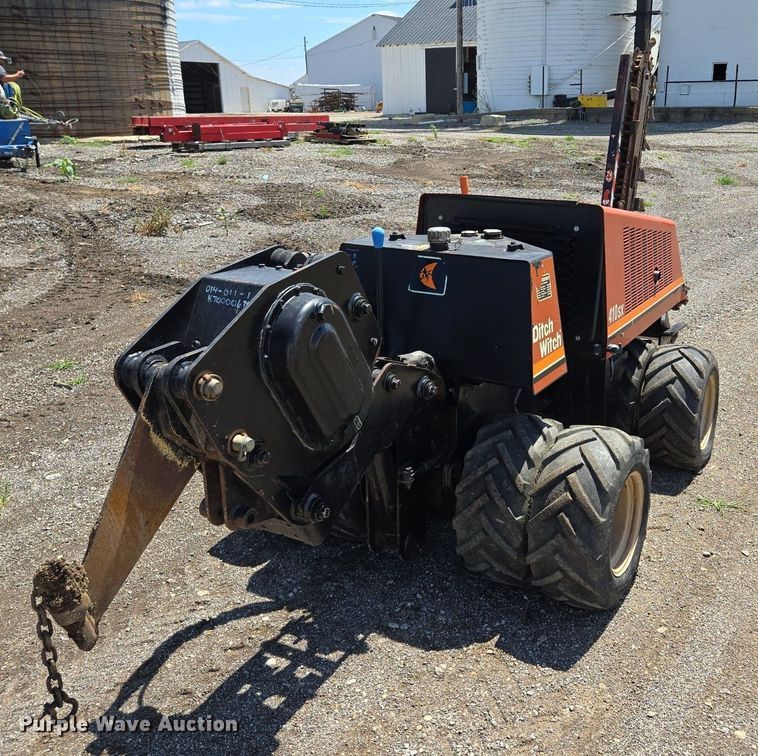 image for item EJ7152 2007 Ditch Witch 410SX trencher