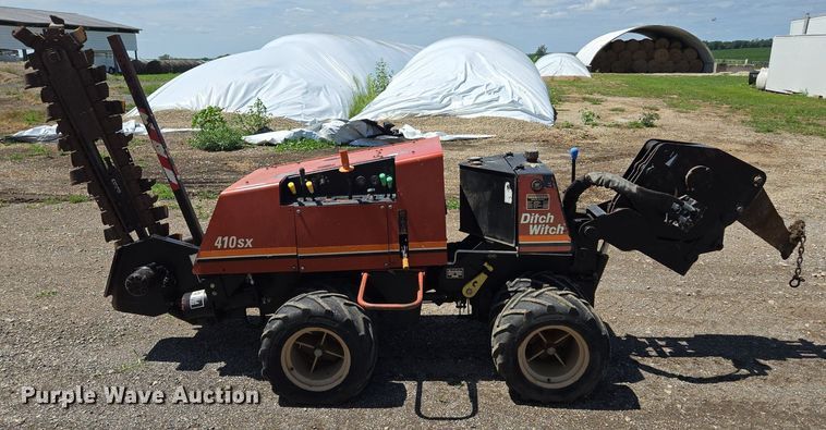 image for item EJ7152 2007 Ditch Witch 410SX trencher