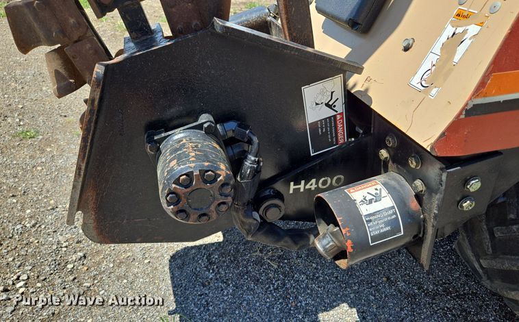 image for item EJ7152 2007 Ditch Witch 410SX trencher