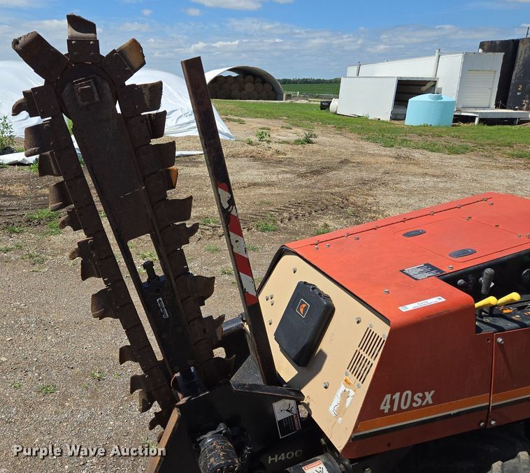 image for item EJ7152 2007 Ditch Witch 410SX trencher