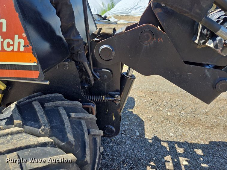 image for item EJ7152 2007 Ditch Witch 410SX trencher