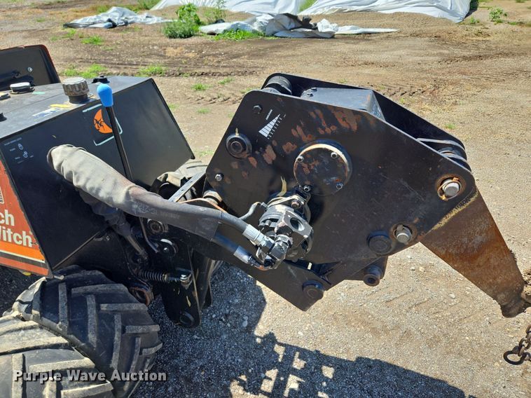 image for item EJ7152 2007 Ditch Witch 410SX trencher