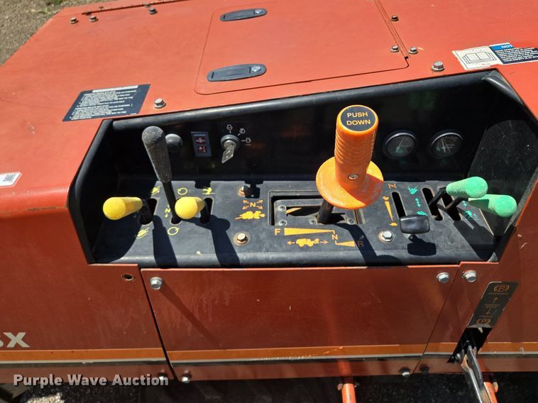 image for item EJ7152 2007 Ditch Witch 410SX trencher