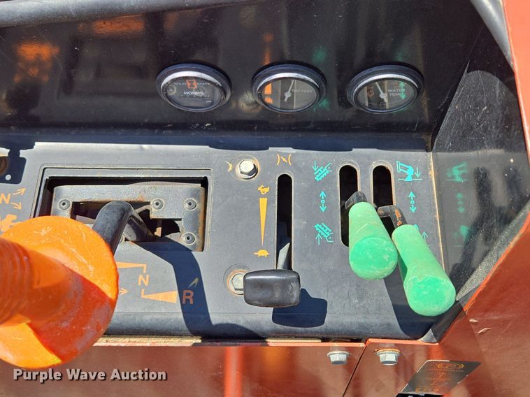 image for item EJ7152 2007 Ditch Witch 410SX trencher