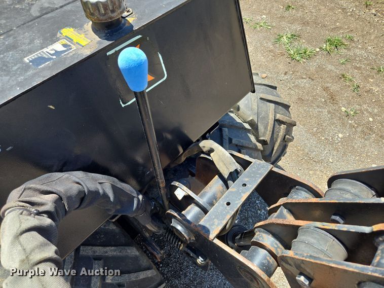 image for item EJ7152 2007 Ditch Witch 410SX trencher