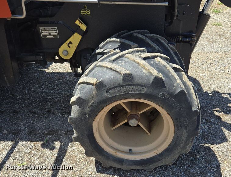 image for item EJ7152 2007 Ditch Witch 410SX trencher