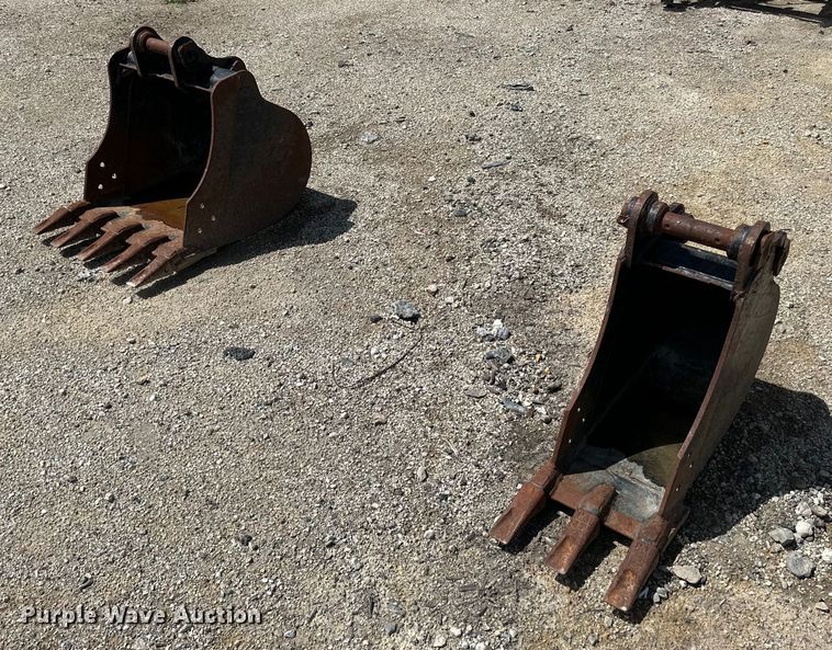 image for item EJ7160 (2) Caterpillar mini excavator buckets 