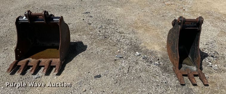 image for item EJ7160 (2) Caterpillar mini excavator buckets 