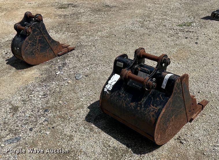 image for item EJ7160 (2) Caterpillar mini excavator buckets 