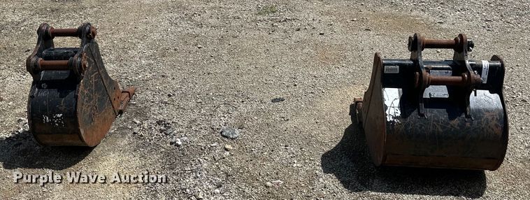 image for item EJ7160 (2) Caterpillar mini excavator buckets 