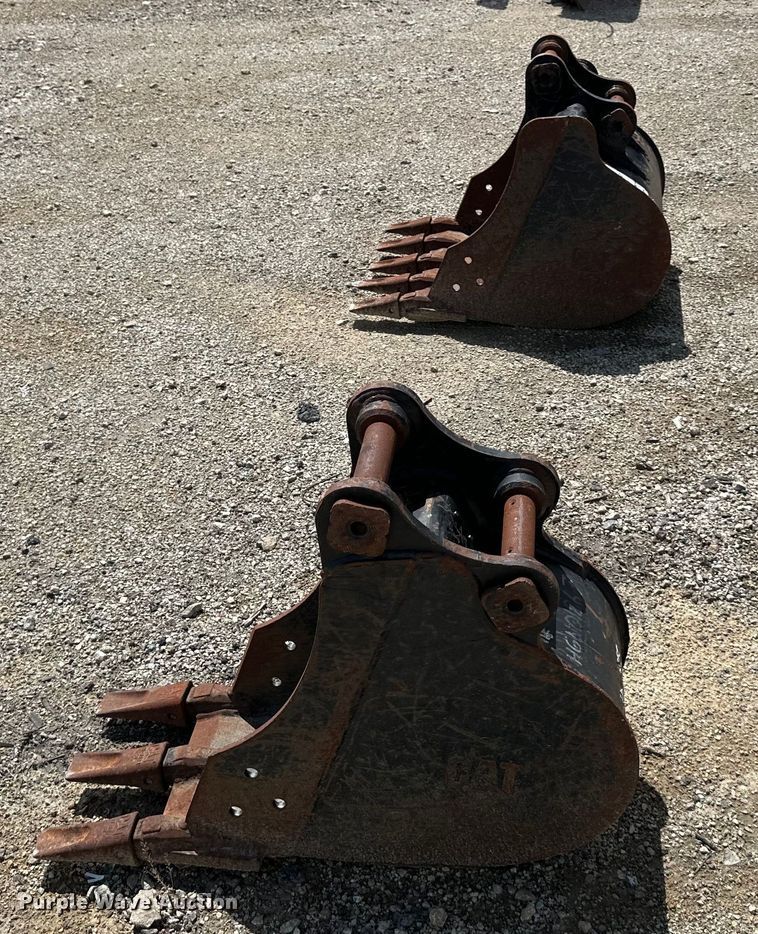 image for item EJ7160 (2) Caterpillar mini excavator buckets 