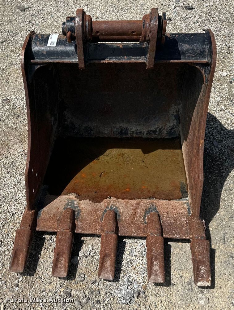 image for item EJ7160 (2) Caterpillar mini excavator buckets 