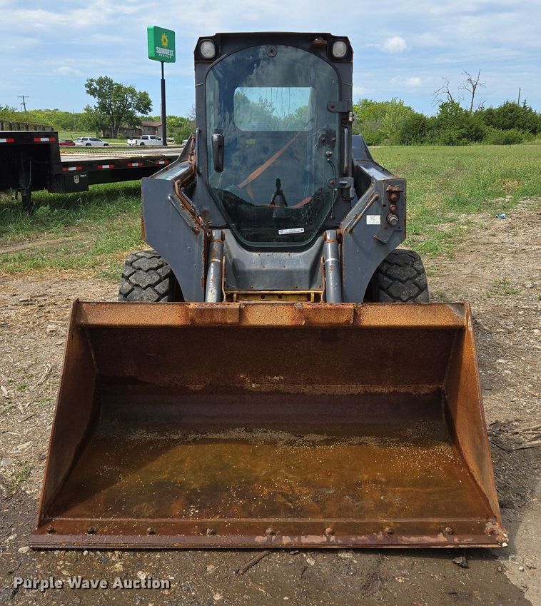 image for item EJ7172 2017 John Deere 324E skid steer loader