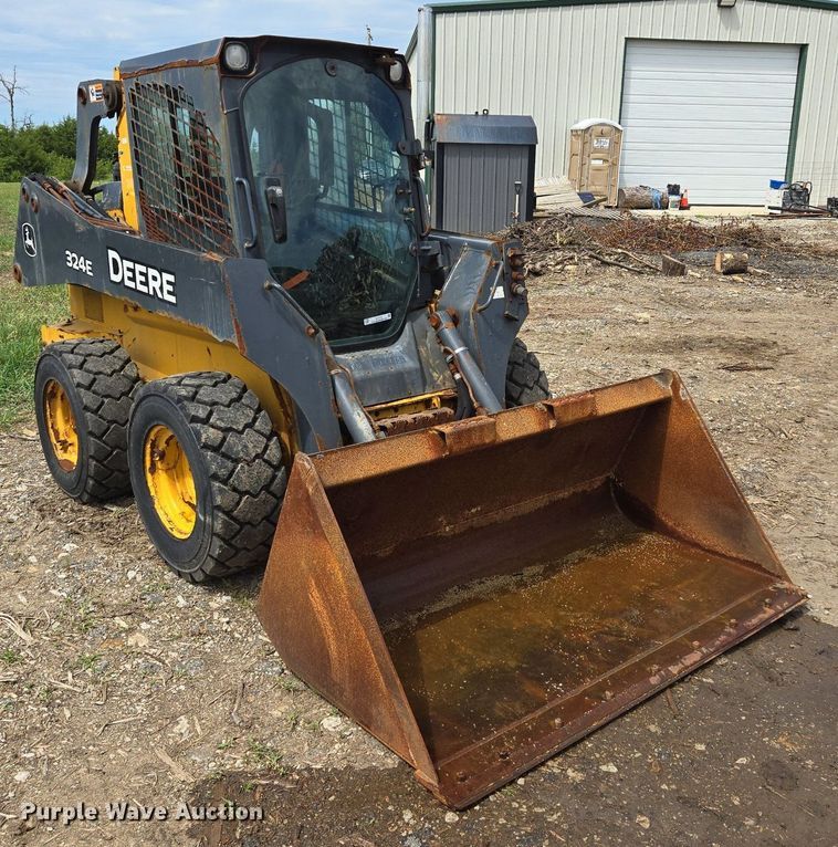 image for item EJ7172 2017 John Deere 324E skid steer loader
