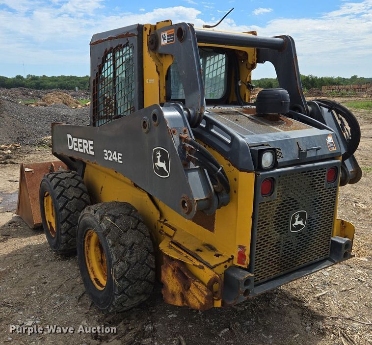 image for item EJ7172 2017 John Deere 324E skid steer loader