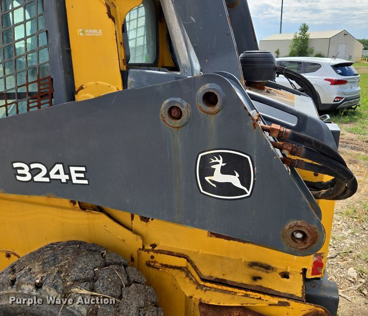 image for item EJ7172 2017 John Deere 324E skid steer loader