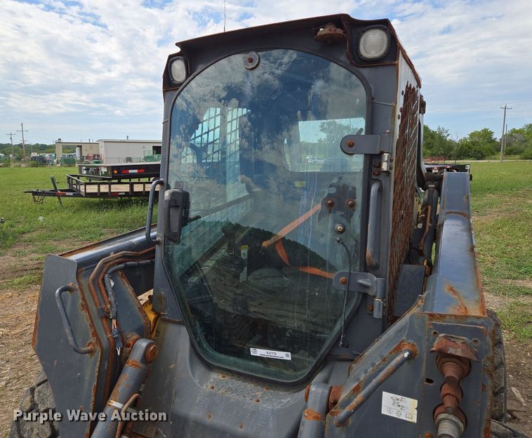 image for item EJ7172 2017 John Deere 324E skid steer loader