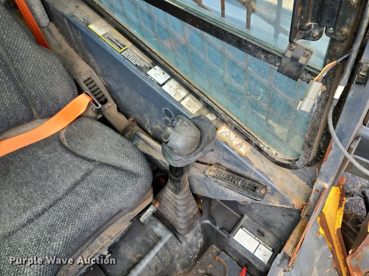 image for item EJ7172 2017 John Deere 324E skid steer loader