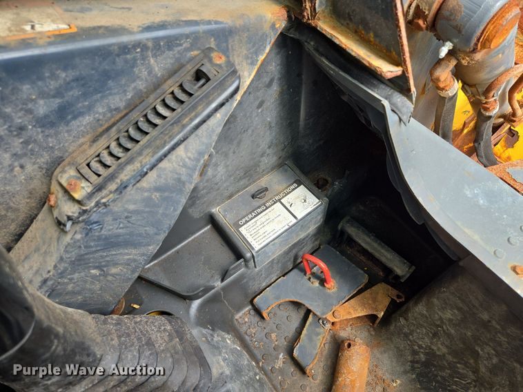 image for item EJ7172 2017 John Deere 324E skid steer loader