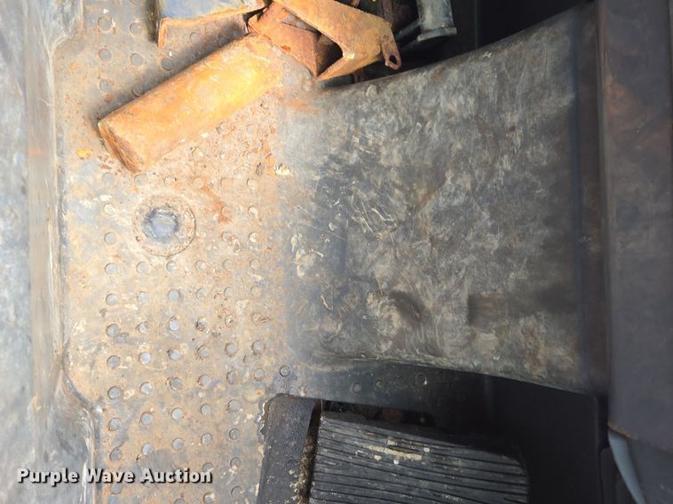 image for item EJ7172 2017 John Deere 324E skid steer loader