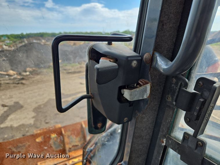 image for item EJ7172 2017 John Deere 324E skid steer loader